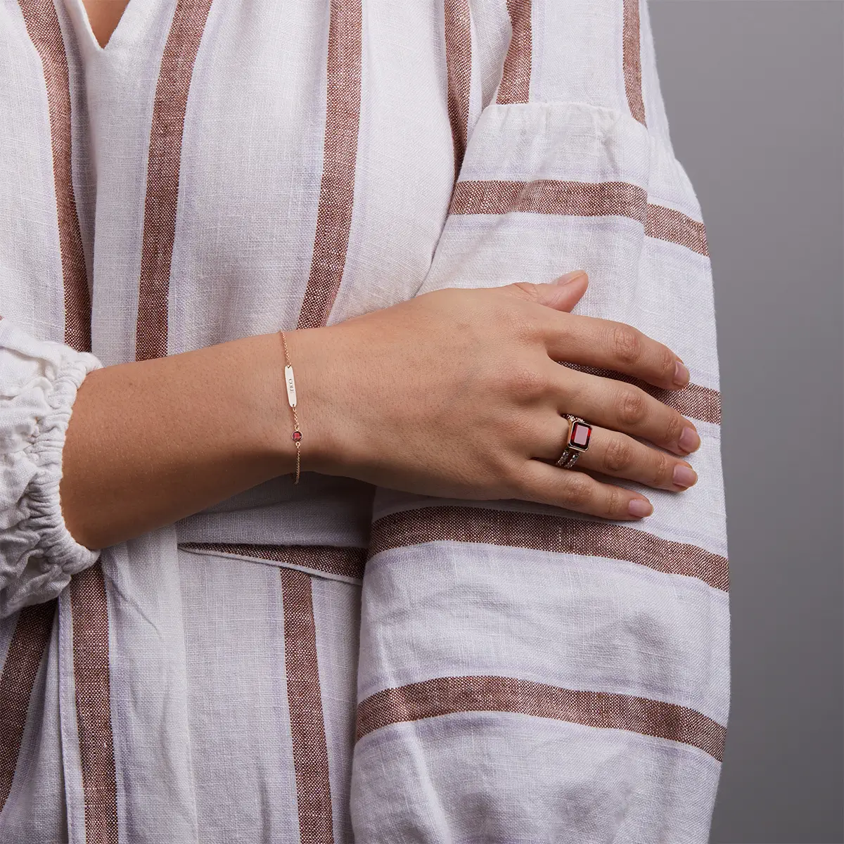 1 Nameplate & 1 Petite Garnet Bracelet in 14k Gold (January) - Image 2