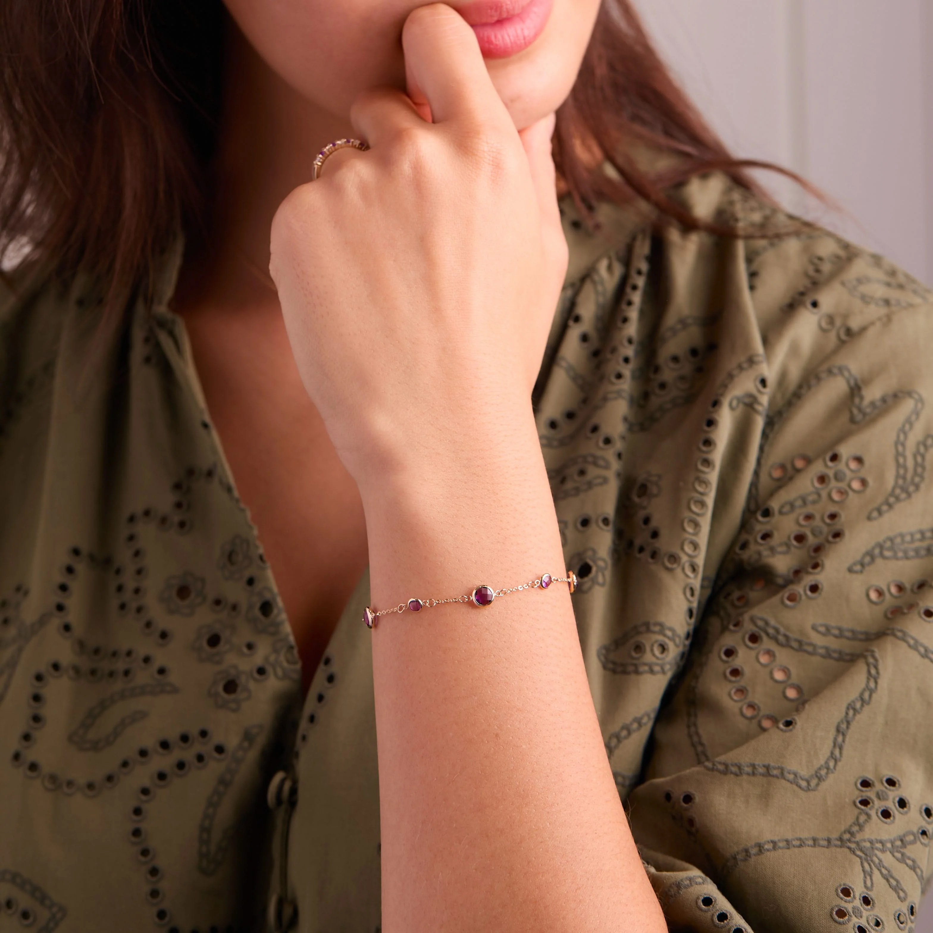 Bayberry Grand & Petite 7 Amethyst Bracelet in 14k Gold (February) - Image 2