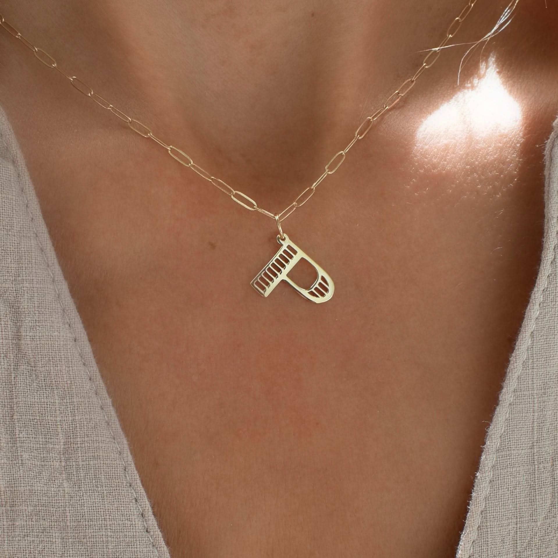 Essex Letter P Pendant in 14k Gold - Image 3