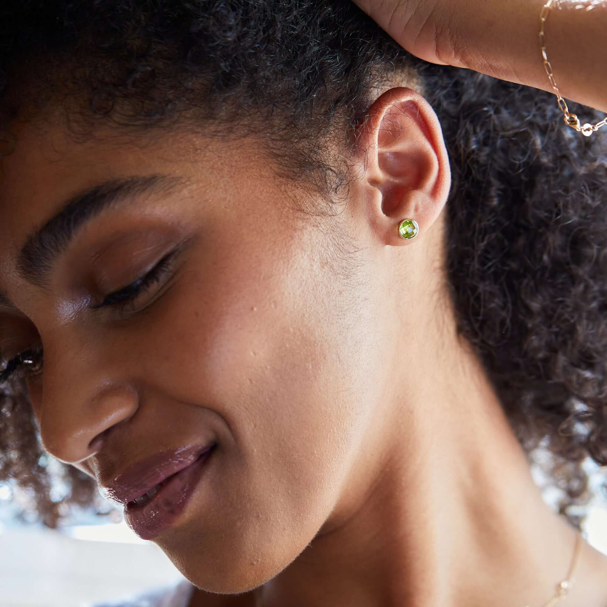 Grand Peridot Stud Earrings in 14k Gold (August) - Image 11