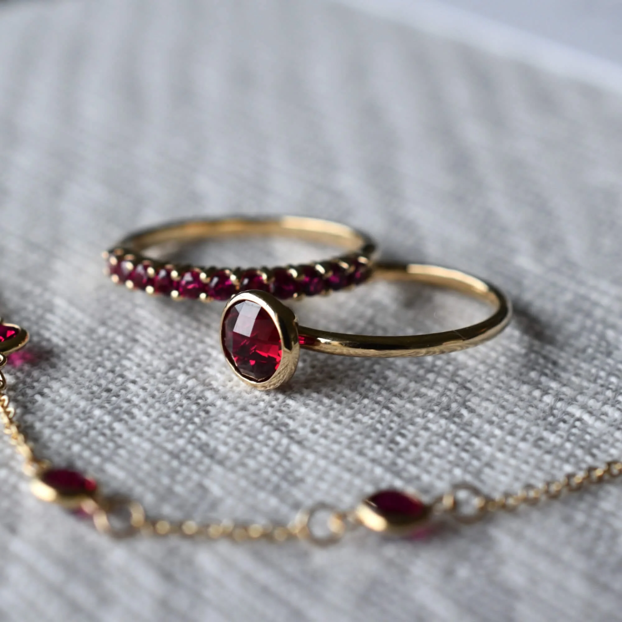 Grand Ruby Ring in 14k Gold (July) - Image 8