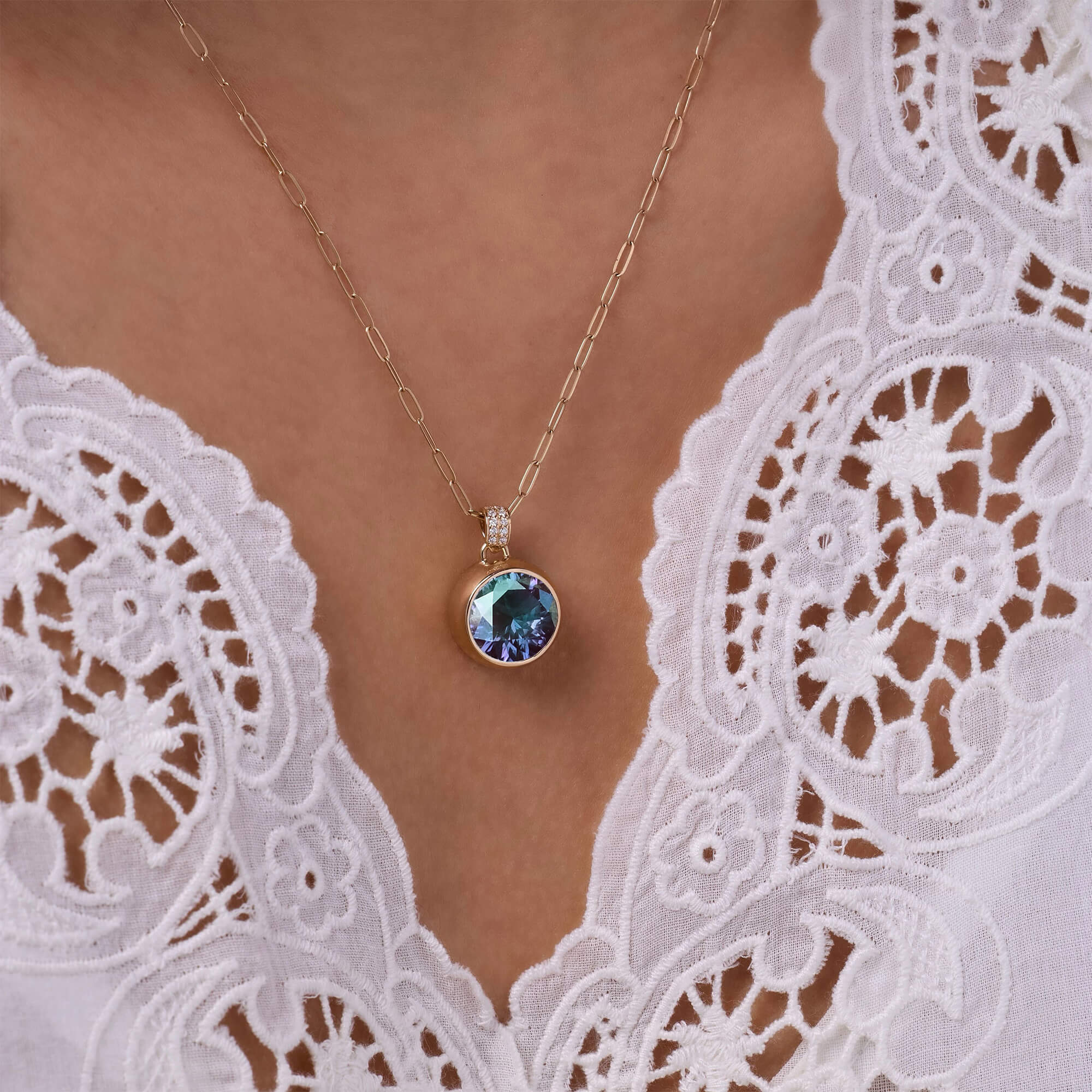 Jamestown Alexandrite Pendant with Diamond Bail in 14k Gold (June) - Image 3