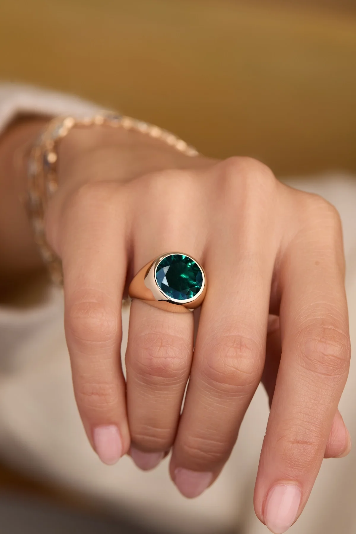 Jamestown Emerald Ring in 14k Gold (May) - Image 3