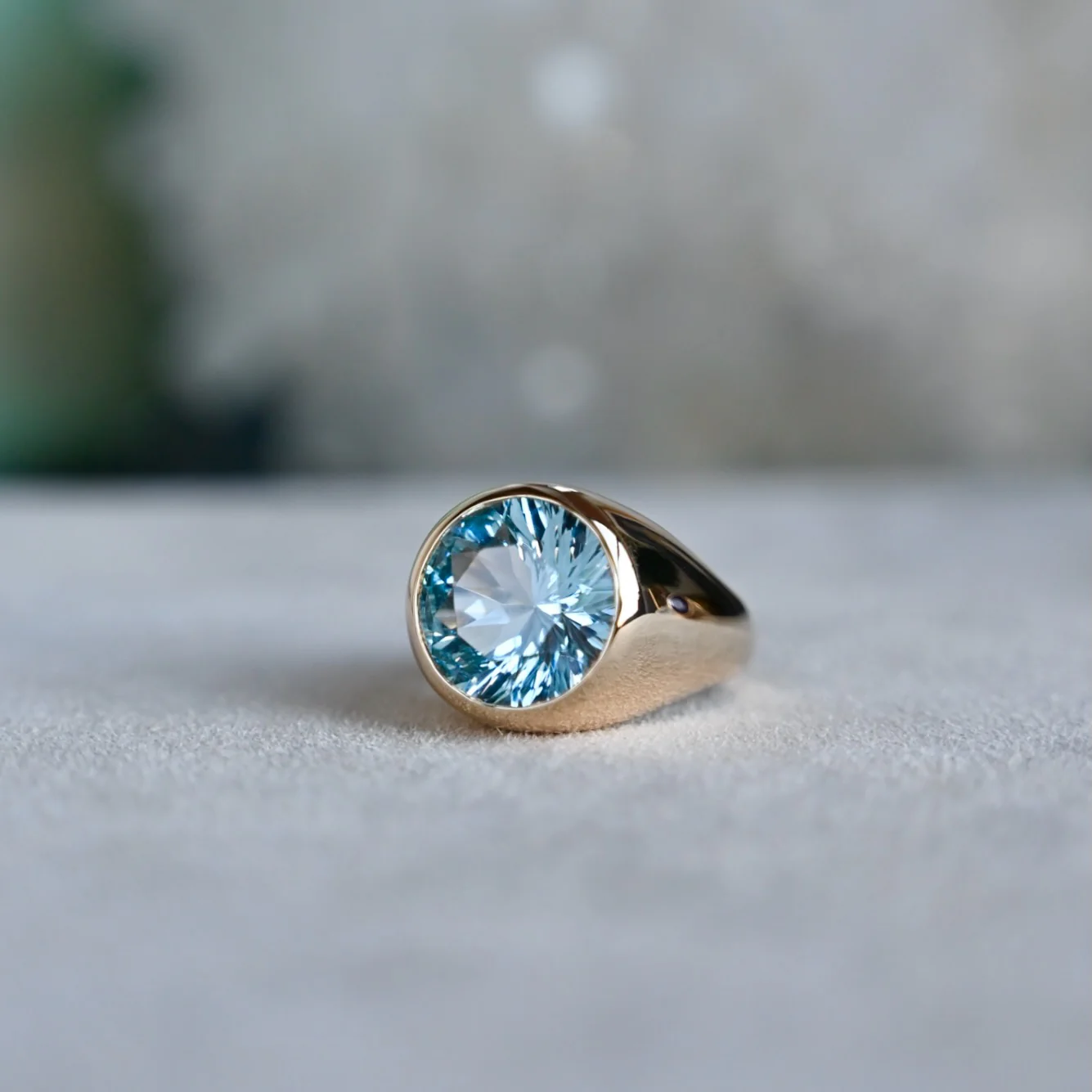 Jamestown Nantucket Blue Topaz Ring in 14k Gold (December) - Image 9