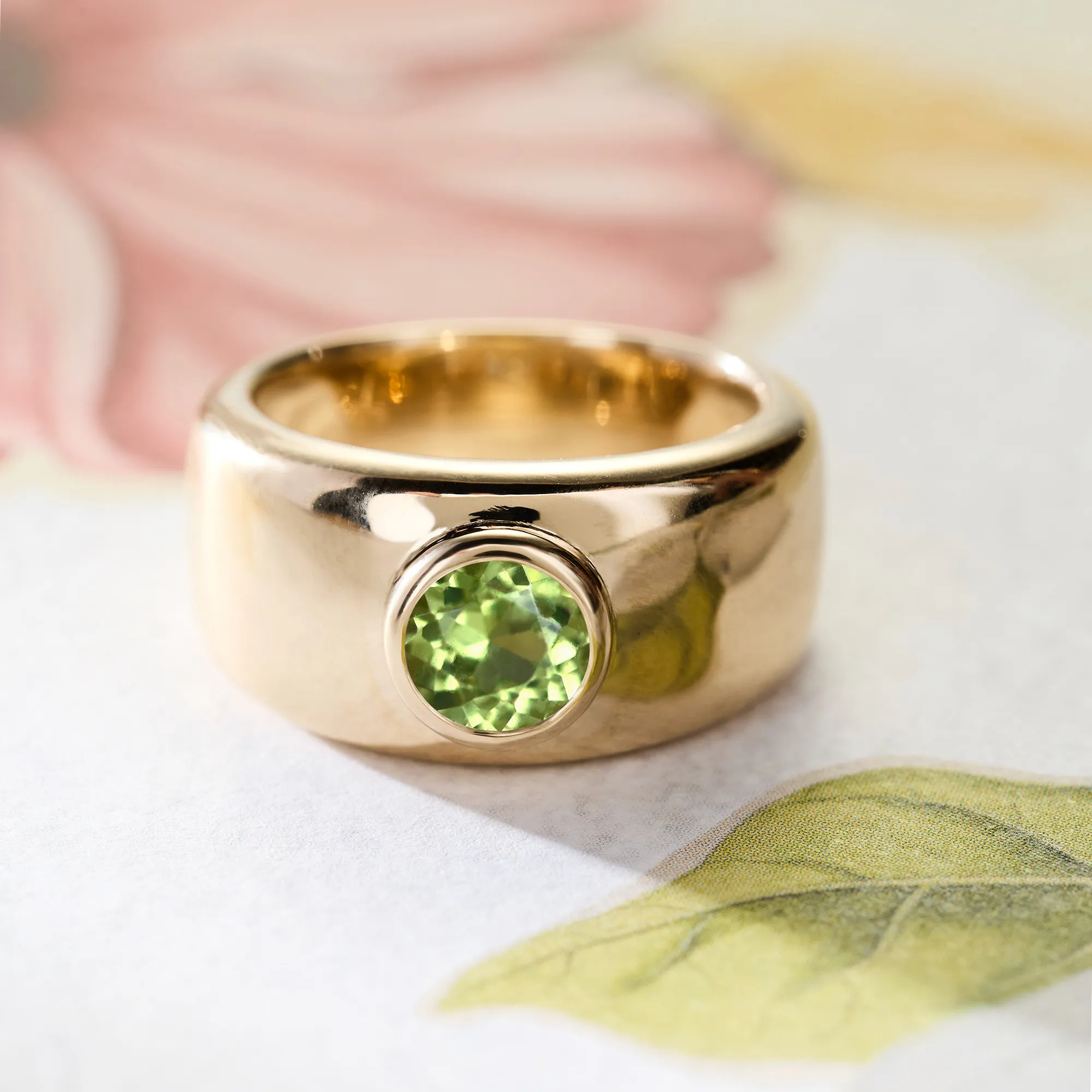 Jamestown Peridot Band Ring in 14k Gold (August) - Image 6