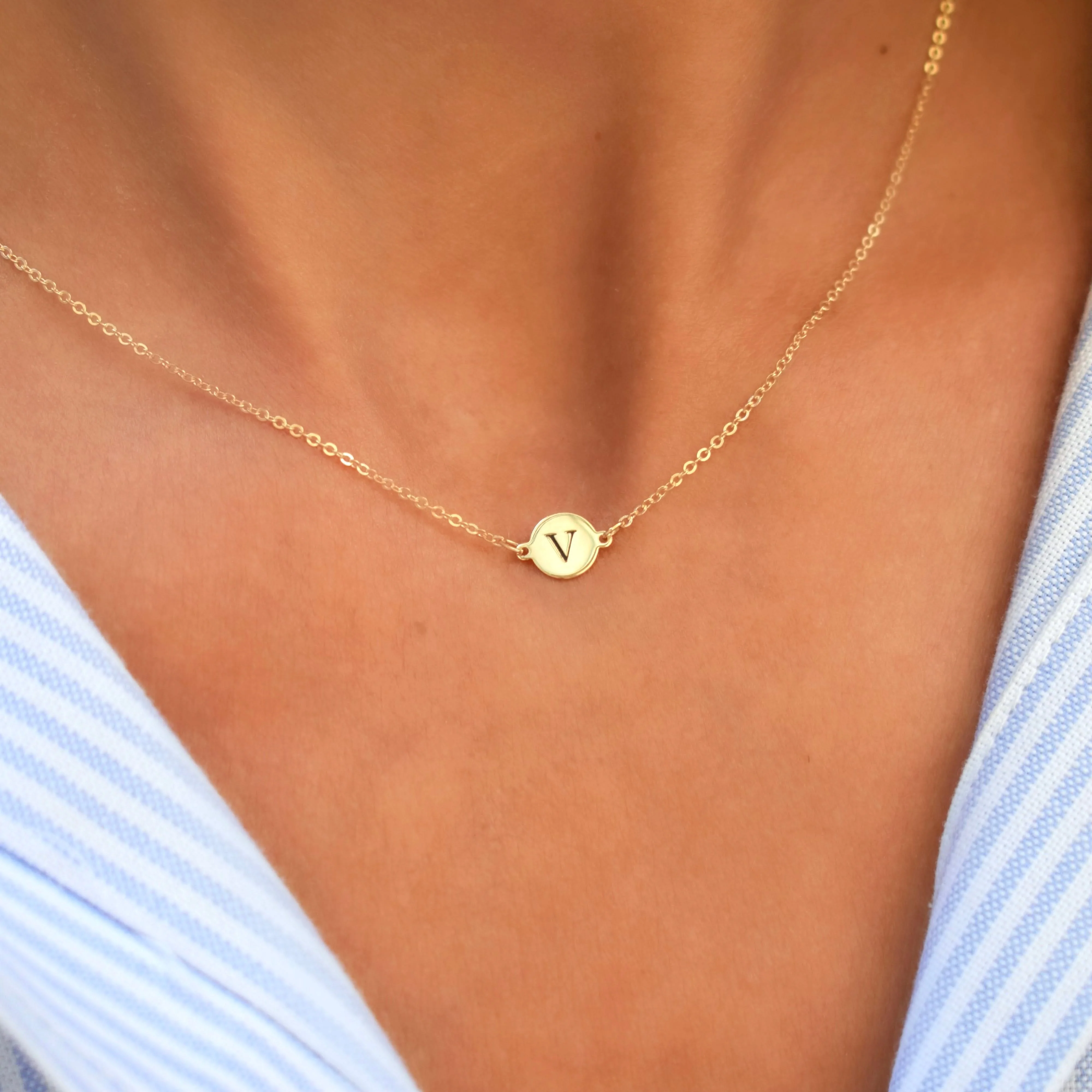 Letter V Necklace in 14k Gold - Image 3