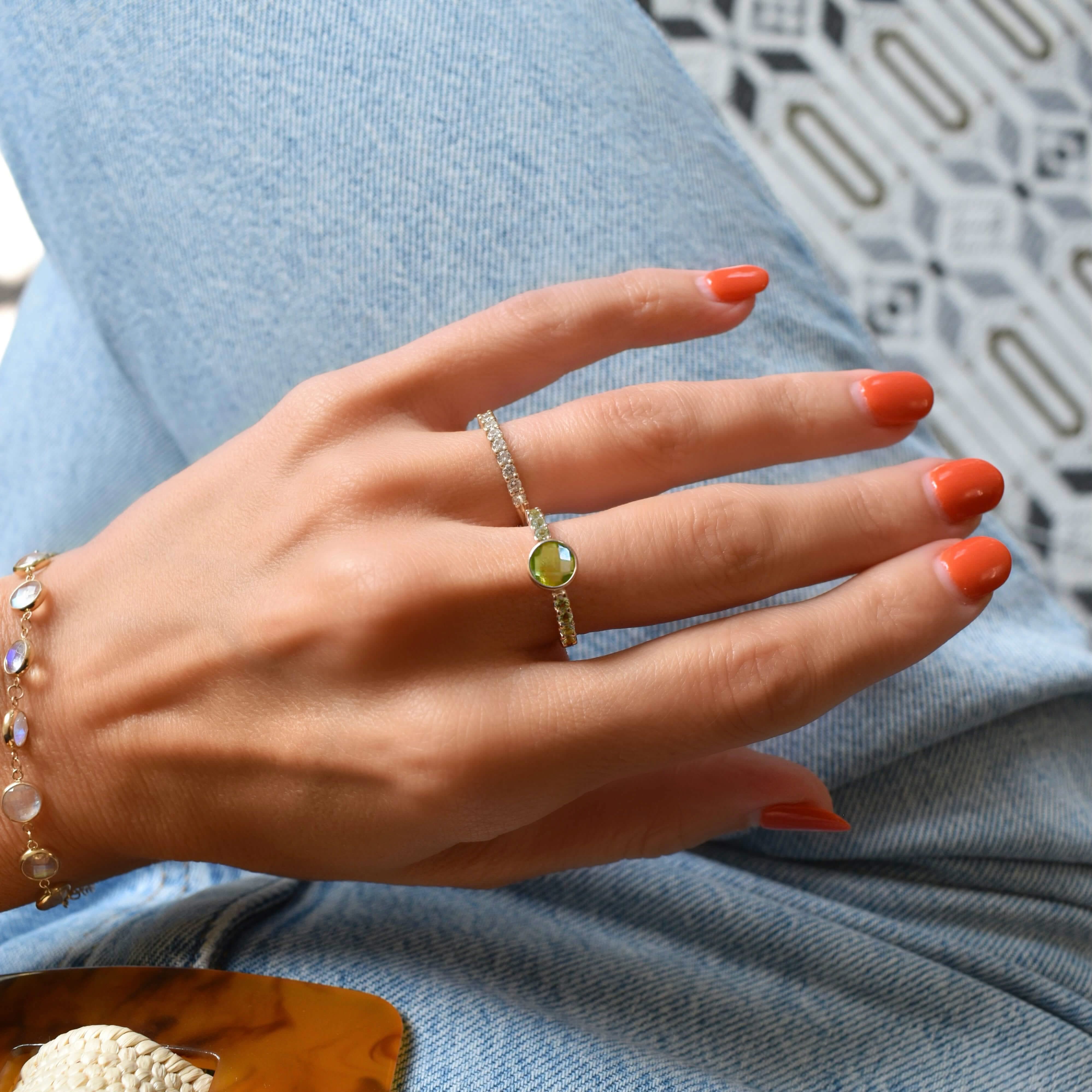 Rosecliff Grand Peridot Ring in 14k Gold (August) - Image 6