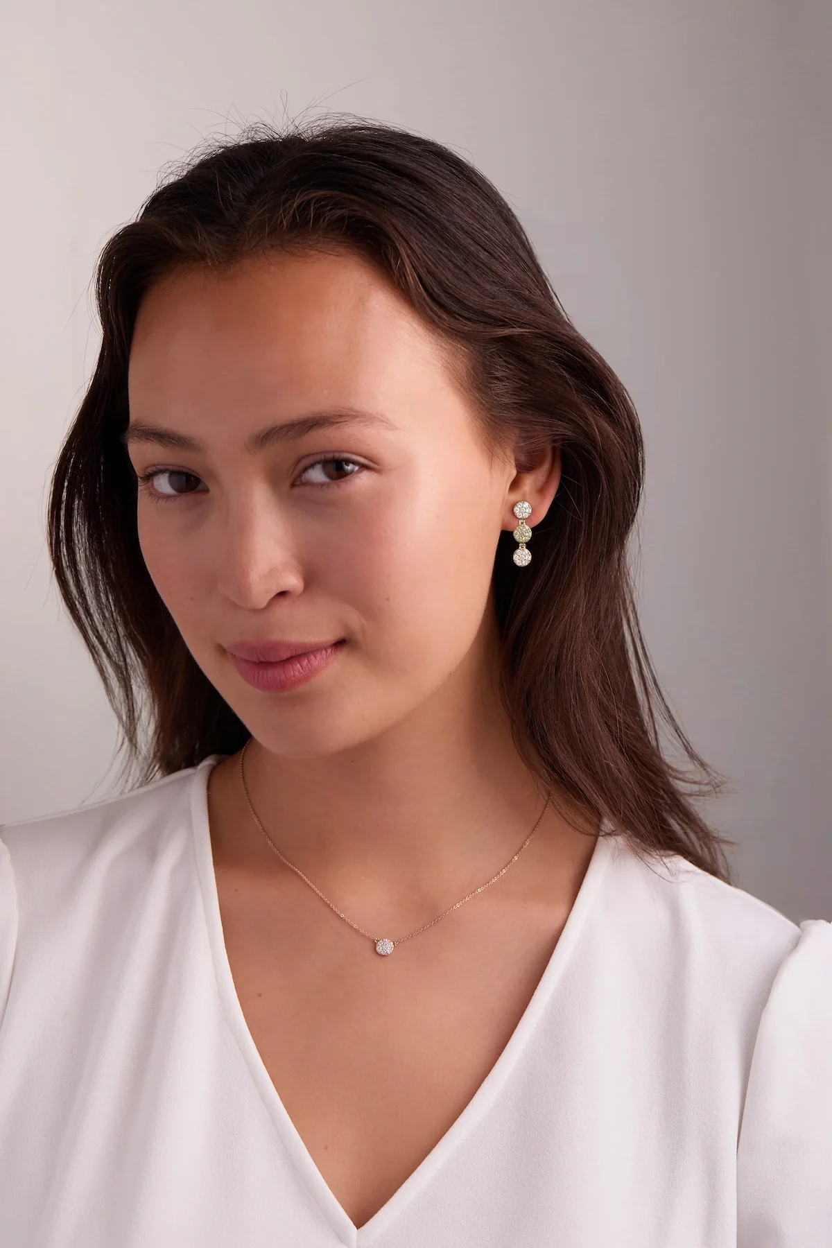 Rosecliff Diamond & Peridot Drop Earrings in 14k Gold (August) - Image 2