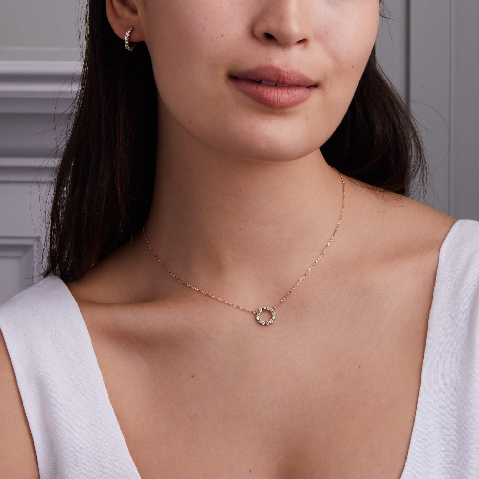 Rosecliff Small Circle Diamond & Peridot Necklace in 14k Gold (August) - Image 2