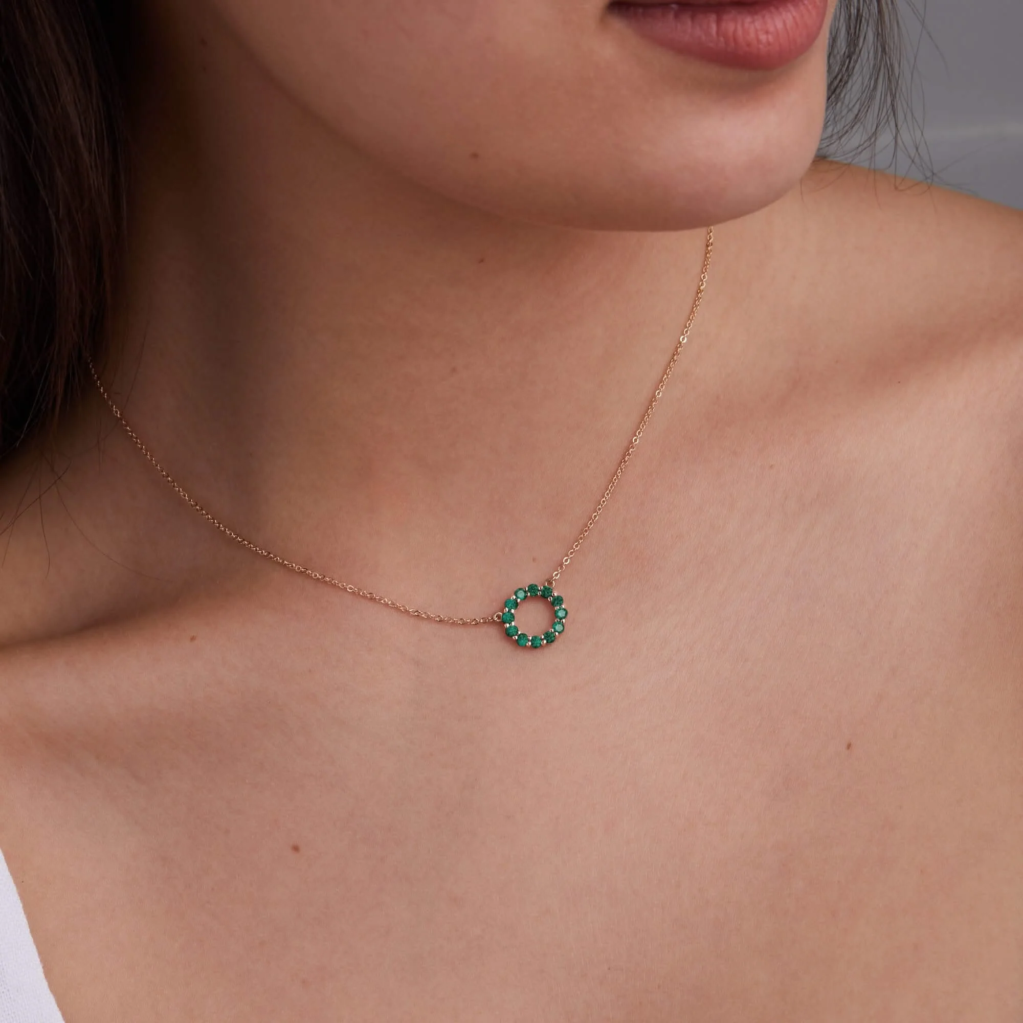 Rosecliff Small Circle Emerald Necklace in 14k Gold (May) - Image 3