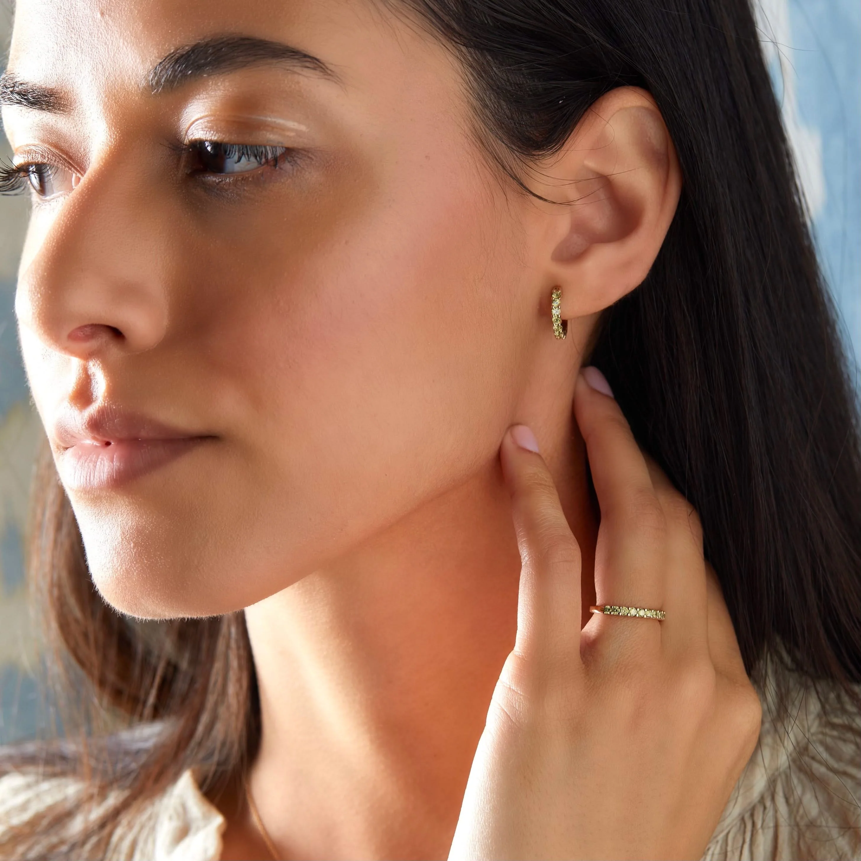 Rosecliff Small Circle Peridot Necklace and Huggie Hoop Earrings Set in 14k Gold (August) - Image 3