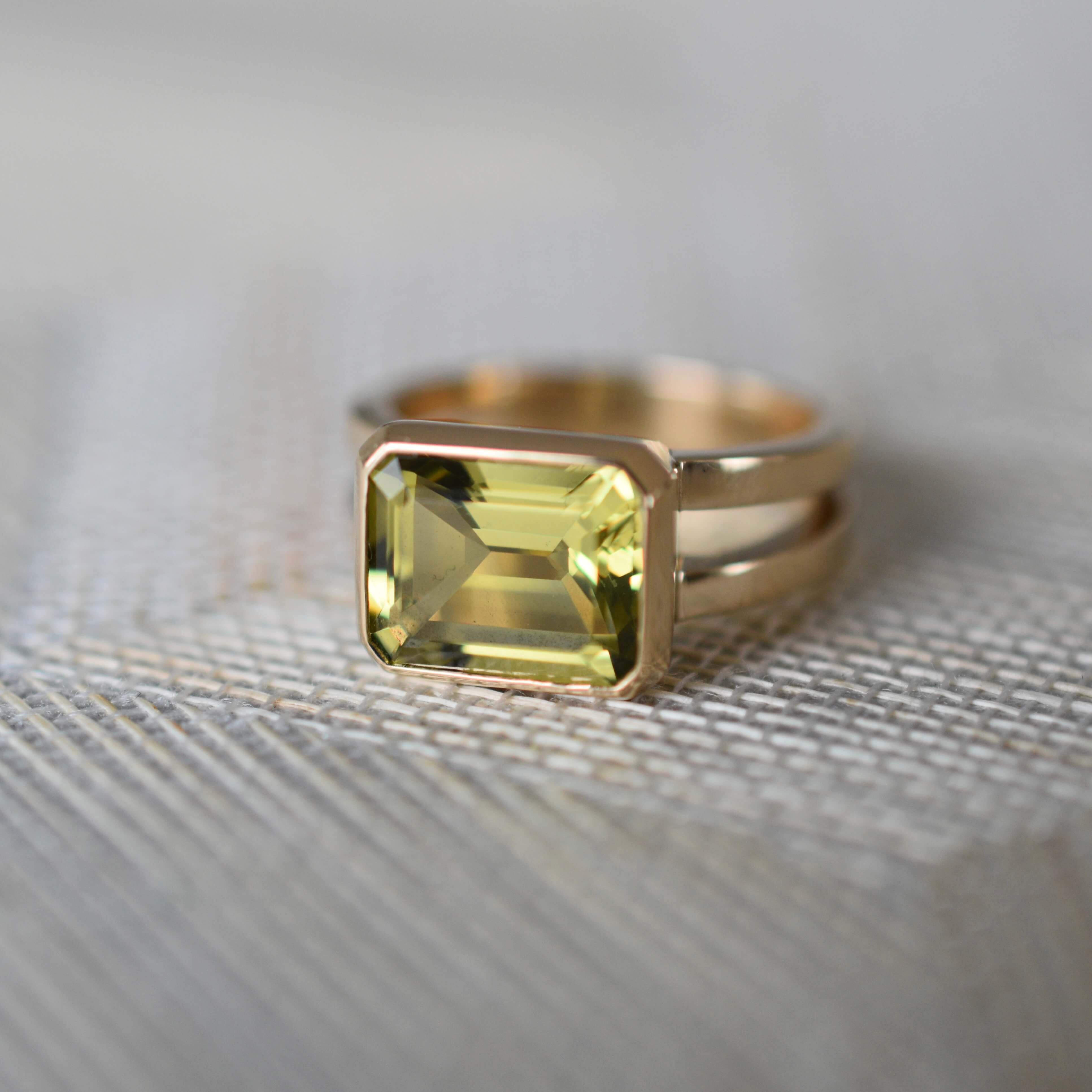 Warren Horizontal Lemon Verbena Quartz Ring in 14k Gold (August) - Image 8