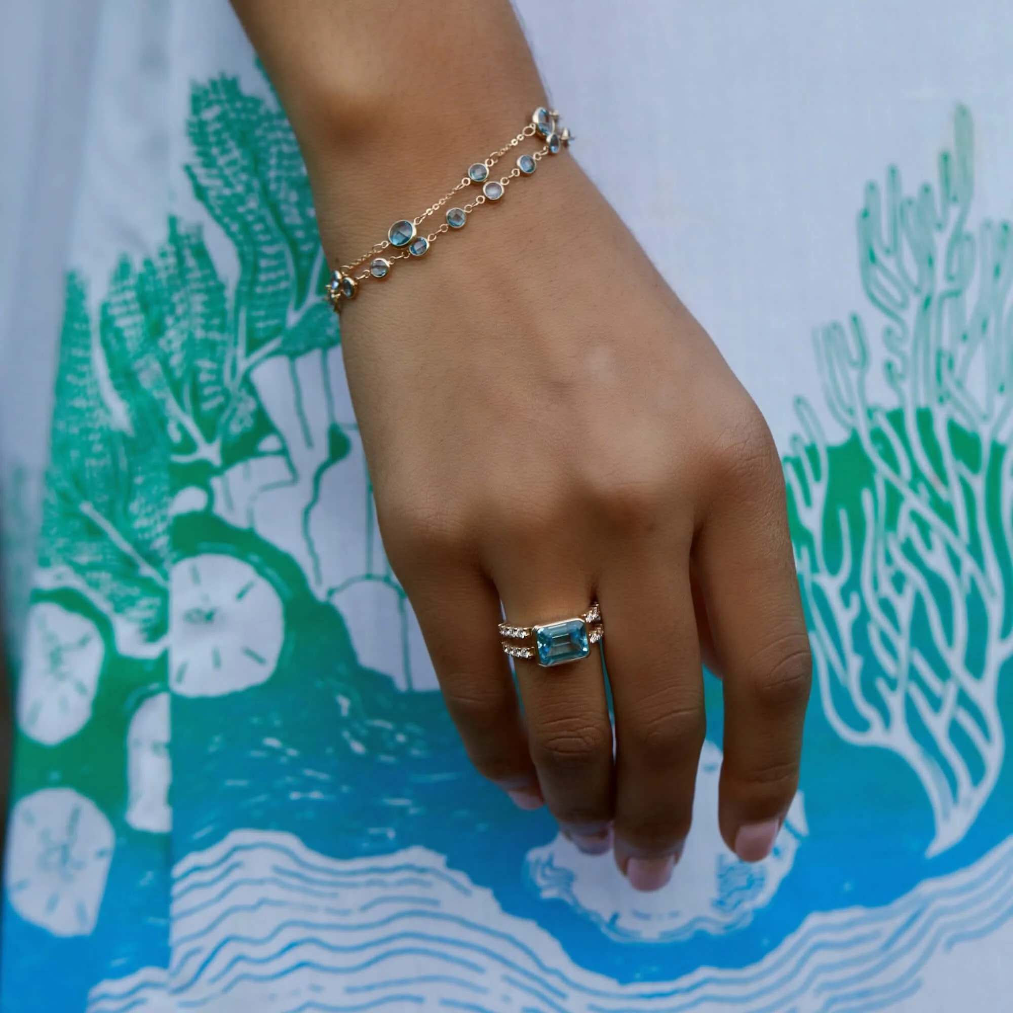 Warren Horizontal Nantucket Blue Topaz Ring with Diamonds in 14k Gold (December) - Image 12