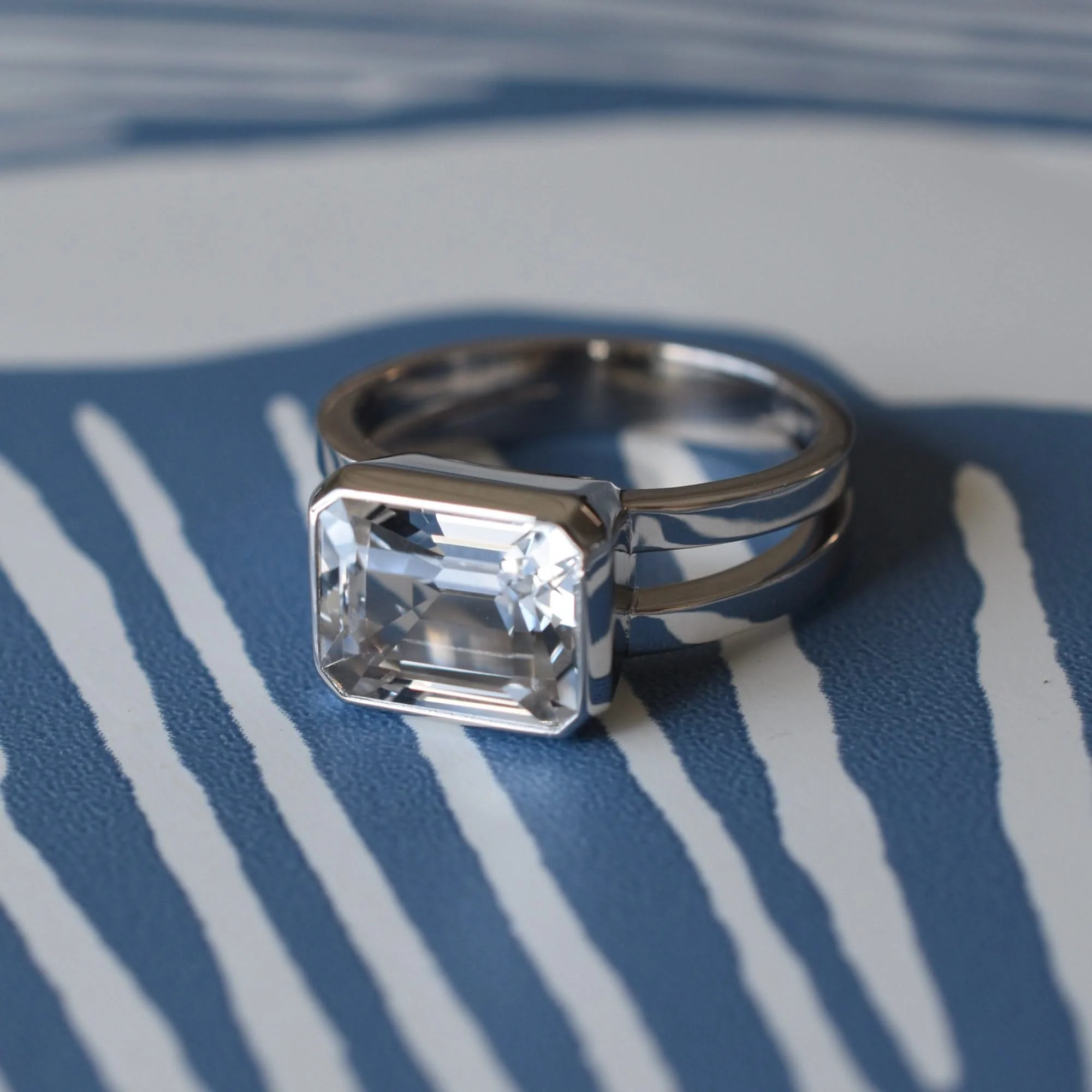 Warren Horizontal White Topaz Ring in 14k Gold (April) - Image 8