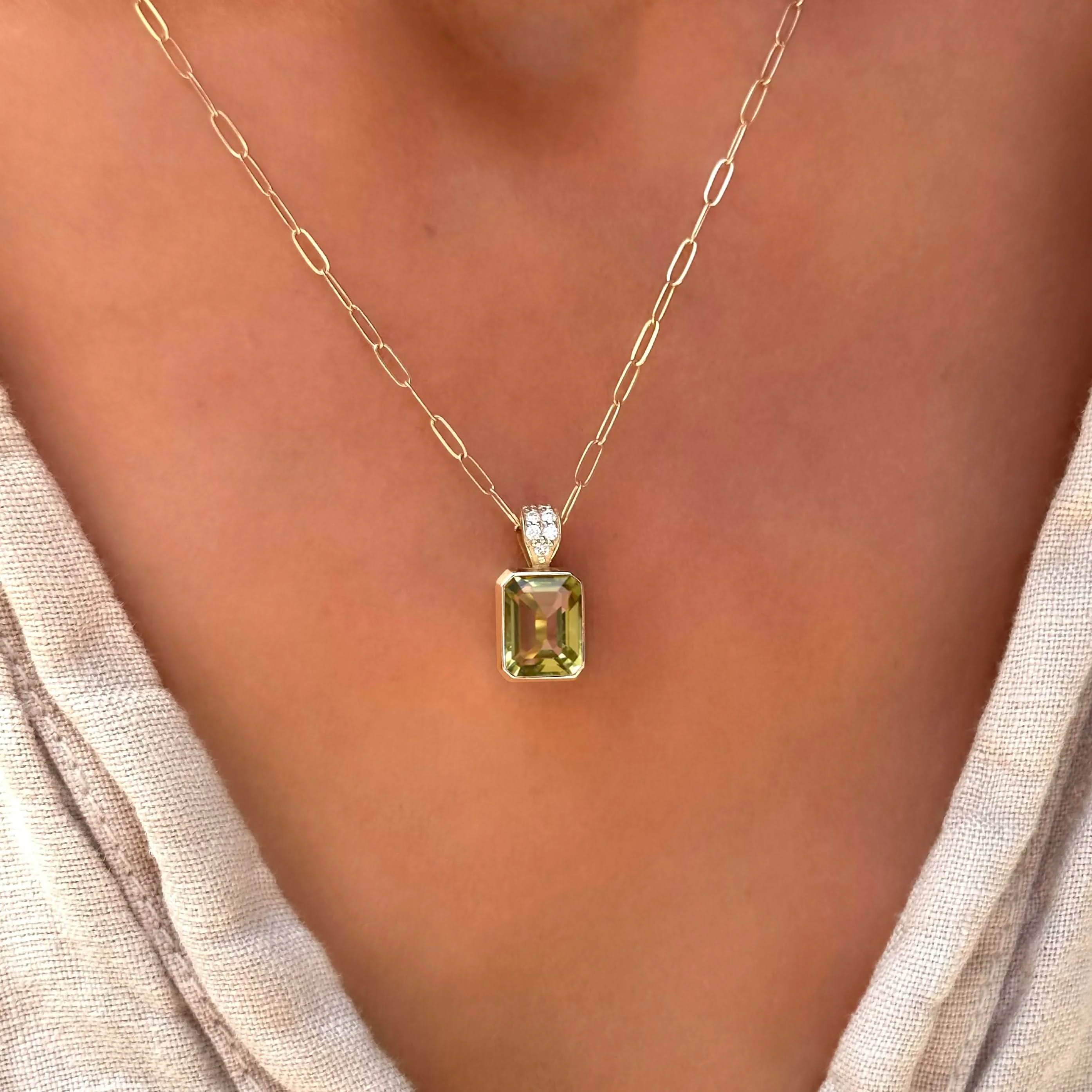 Warren Lemon Verbena Quartz Pendant with Diamond Bail in 14k Gold (August) - Image 3