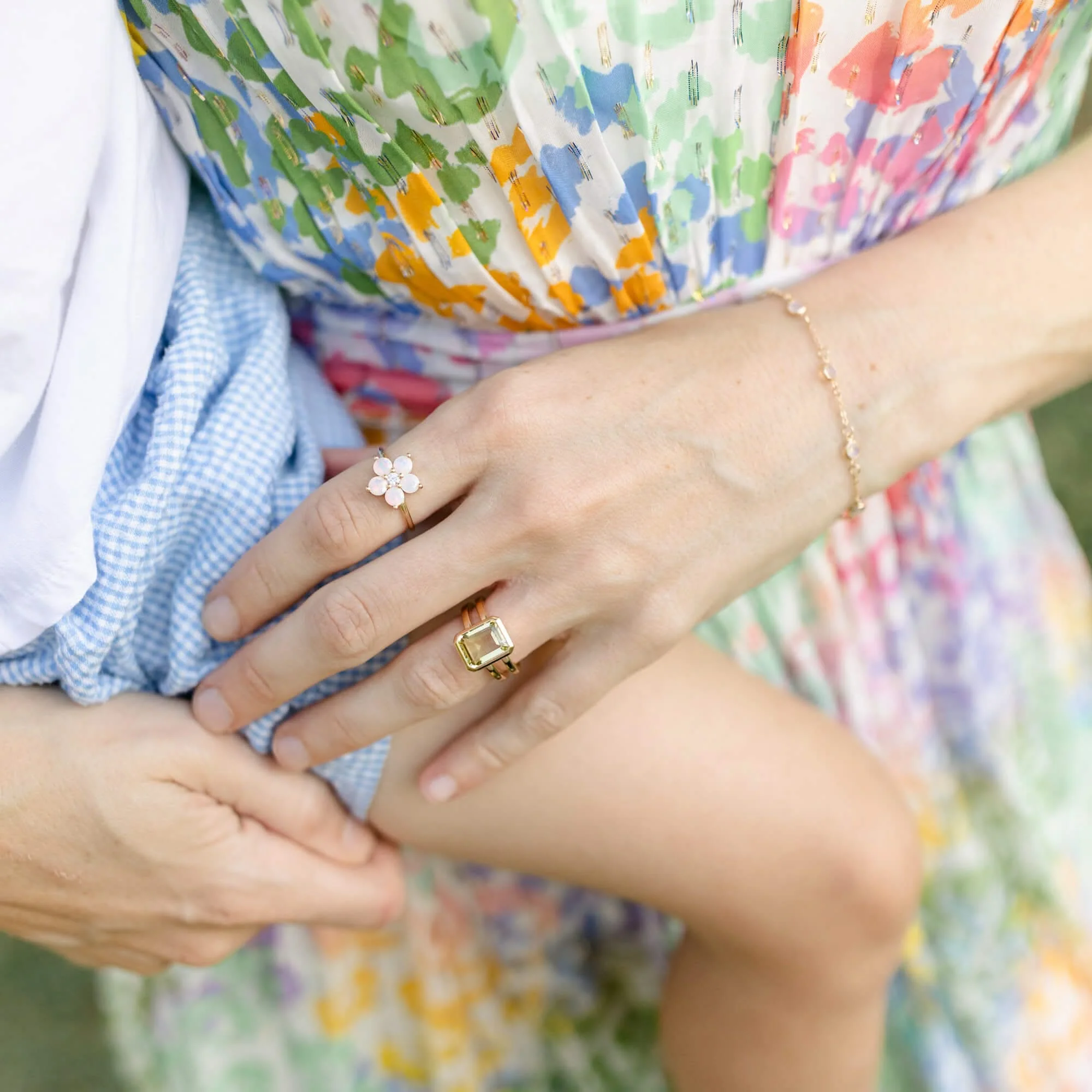 Warren Vertical Birthstone Ring in 14k Gold - Image 10