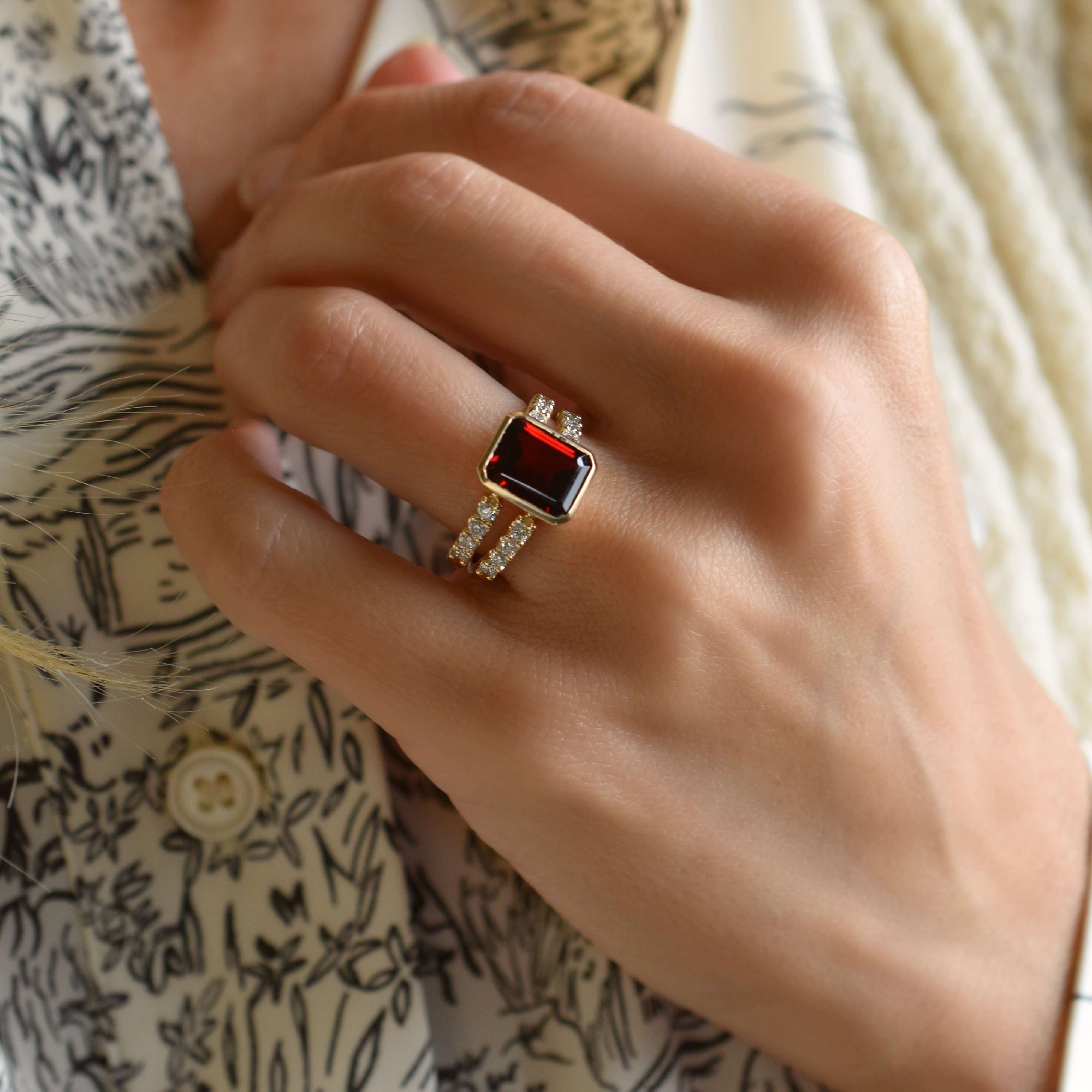 Warren Vertical Garnet Ring with Diamonds in 14k Gold (January) - Image 10