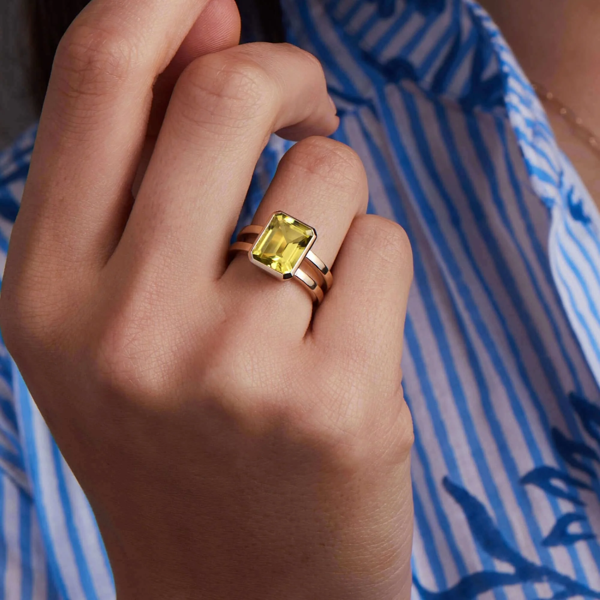 Warren Vertical Lemon Verbena Quartz Ring in 14k Gold (August) - Image 3