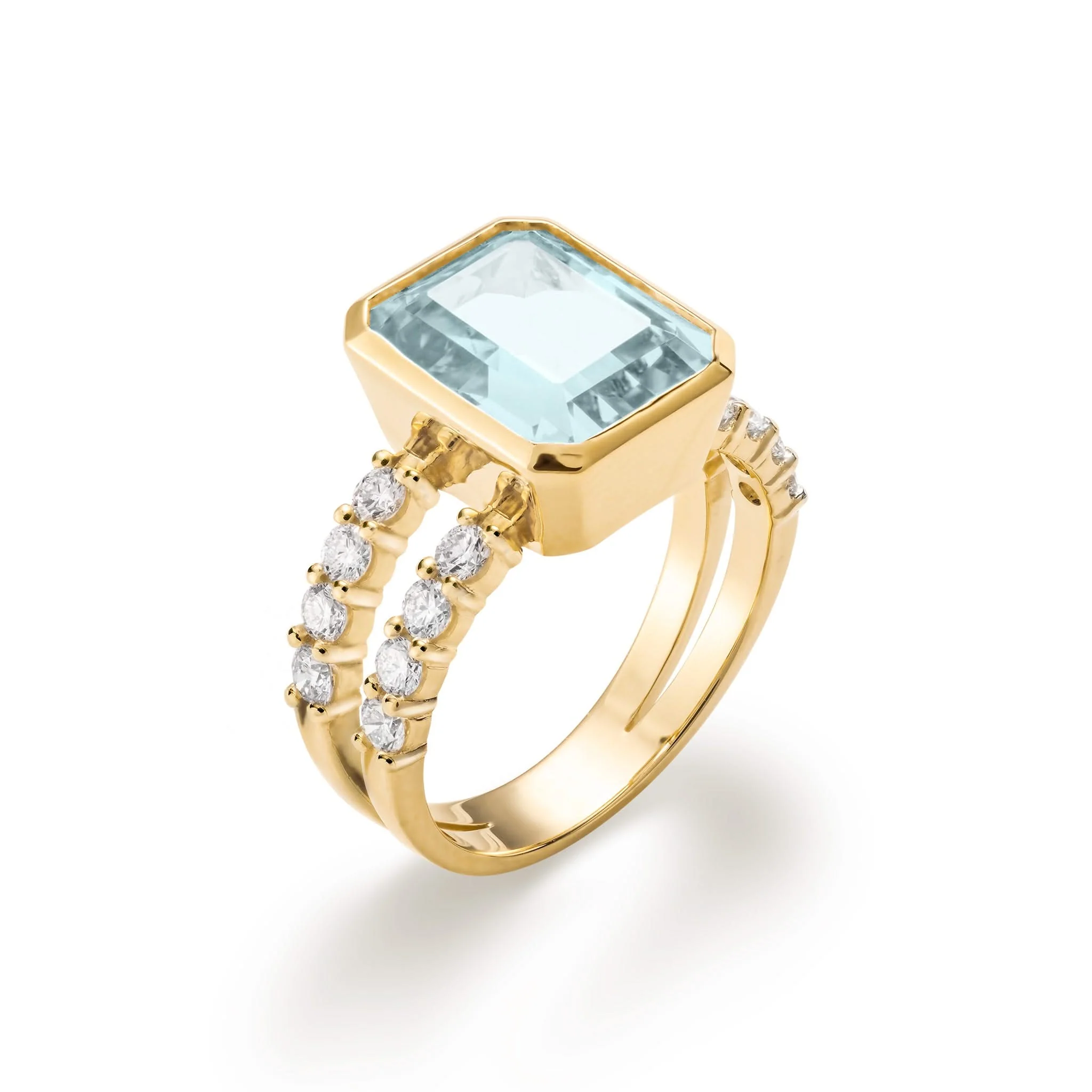 Warren Vertical Nantucket Blue Topaz Ring with Diamonds in 14k Gold (December) - Image 4