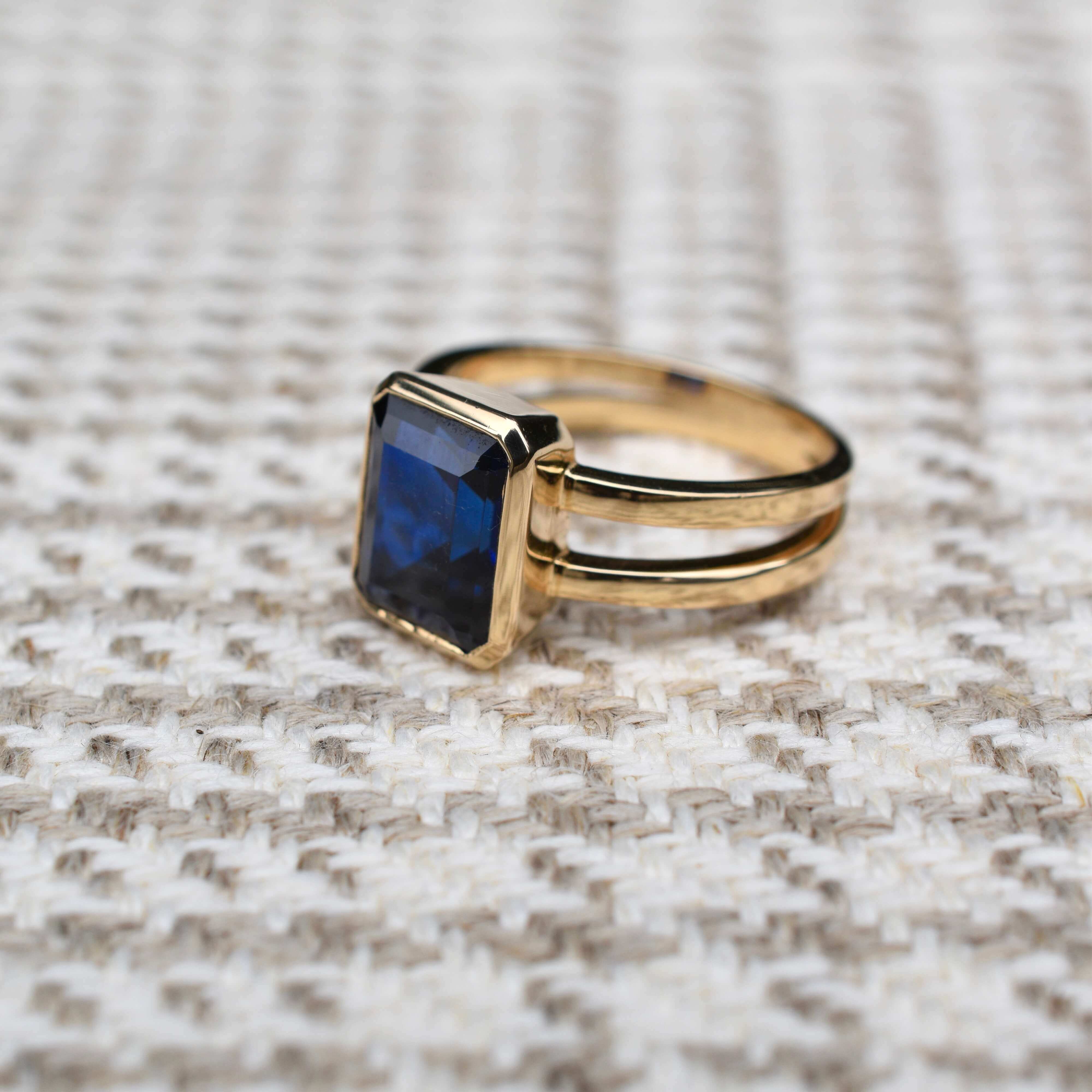 Warren Vertical Sapphire Ring in 14k Gold (September) - Image 9
